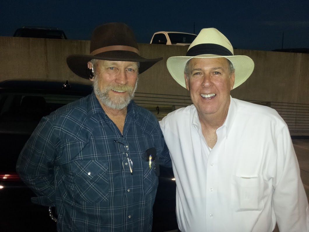 12015364_1060739833944739_1852845836_o